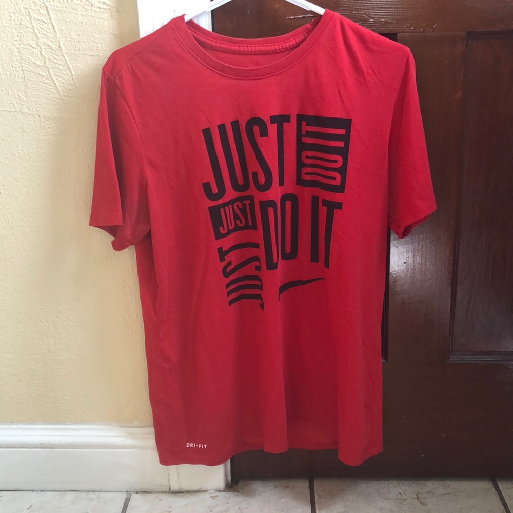 Nike slogan tee